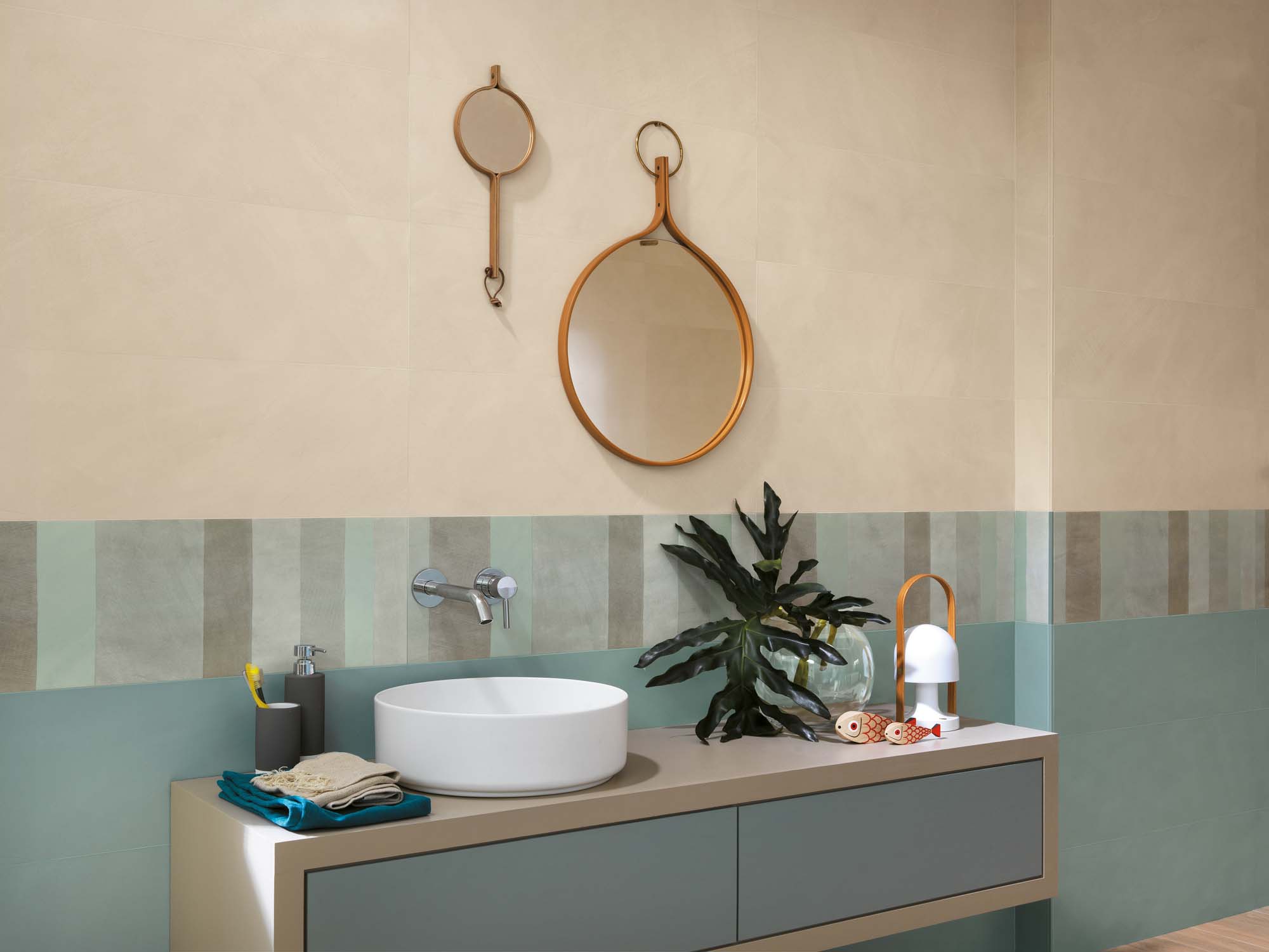 colour tile bathroom