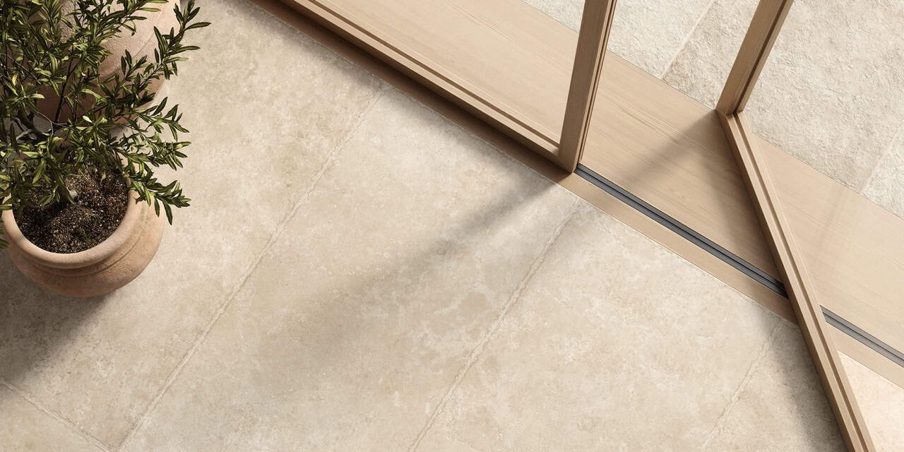 Histoire Artois 60x120 Matt; Histoire Artois AExtra20 60x60; Histoire Beaune Mosaique 29x29 Matt; Rever Nut 20x180 Matt (Slider)